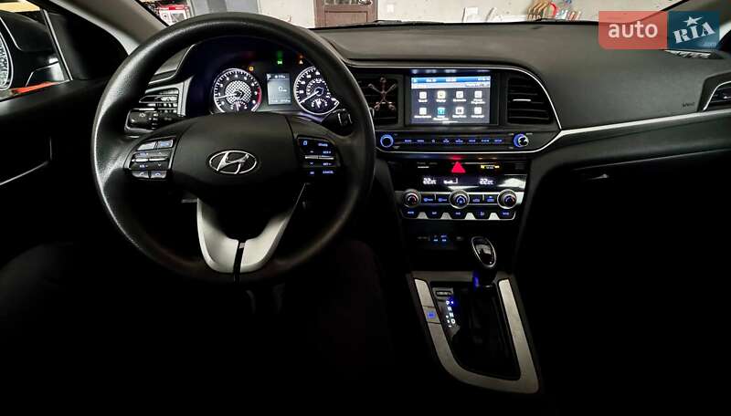 Hyundai Elantra 2019