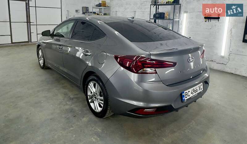 Hyundai Elantra 2019