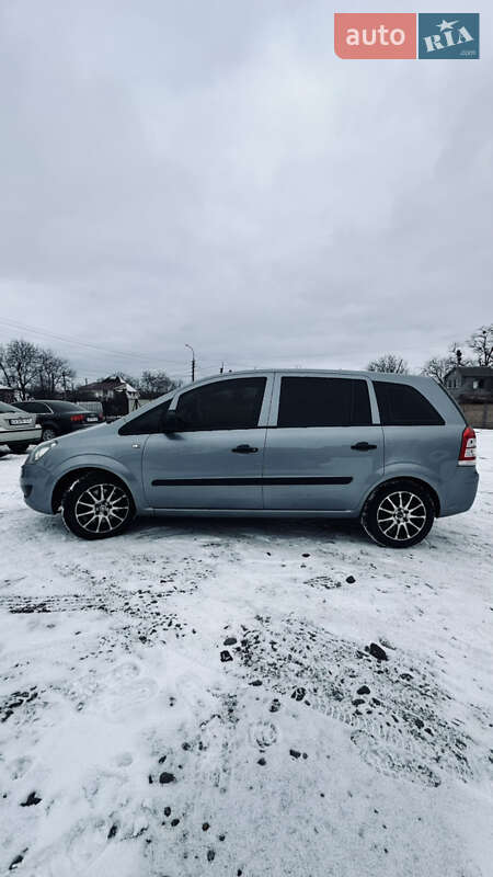 Opel Zafira 2011