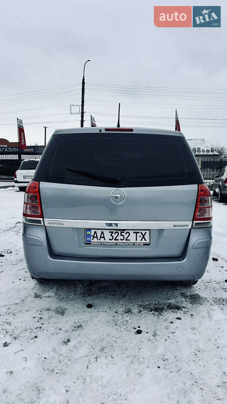 Opel Zafira 2011