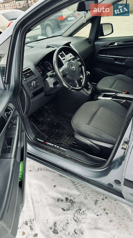 Opel Zafira 2011