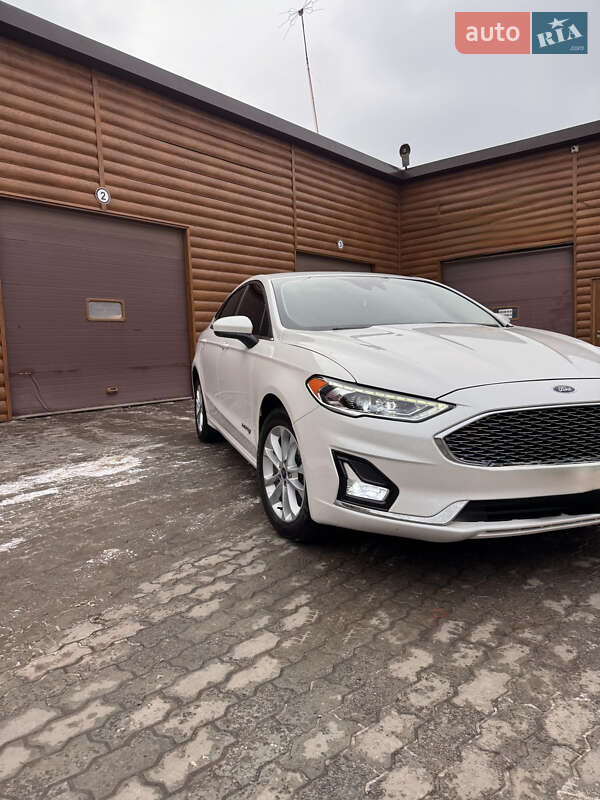 Ford Fusion 2019
