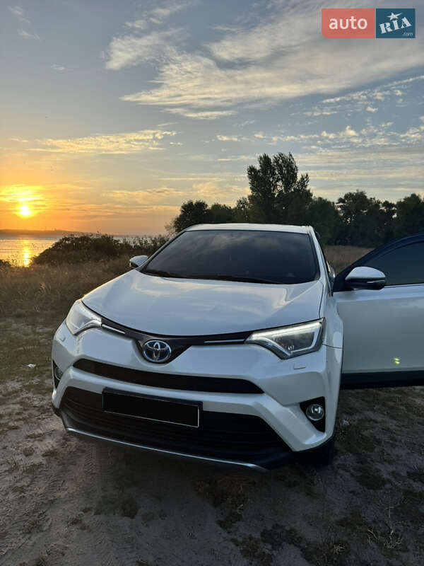 Toyota RAV4 2016