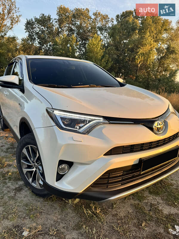 Toyota RAV4 2016