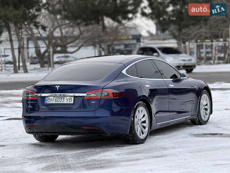 Tesla Model S 2016