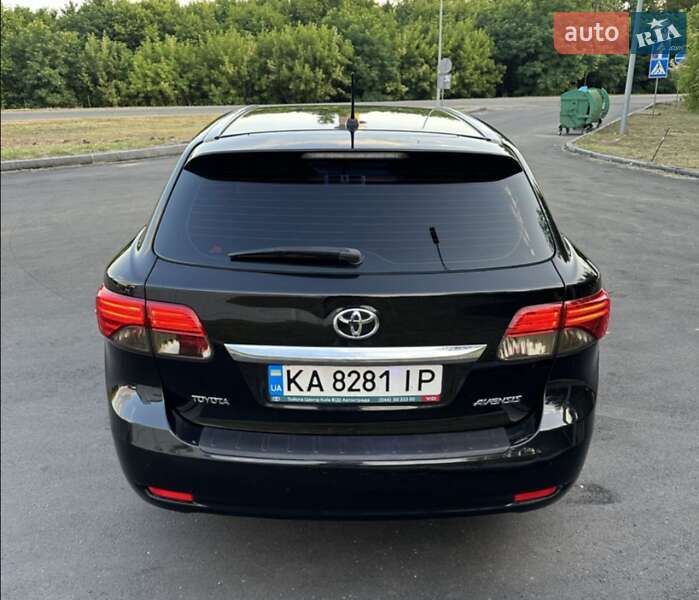 Toyota Avensis 2012