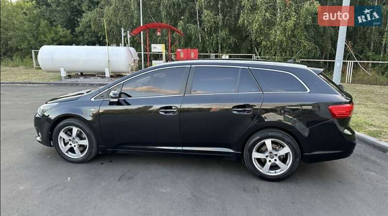 Toyota Avensis 2012