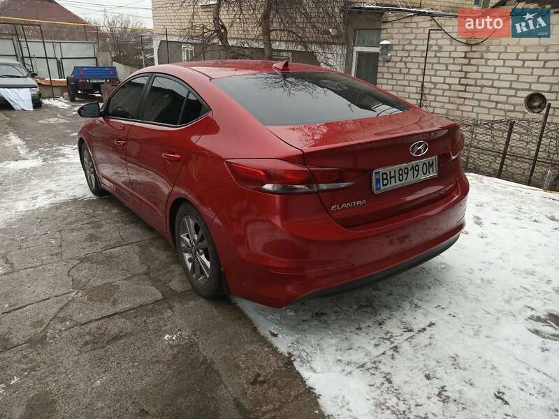 Hyundai Elantra 2016