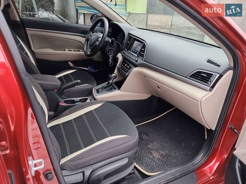 Hyundai Elantra 2016