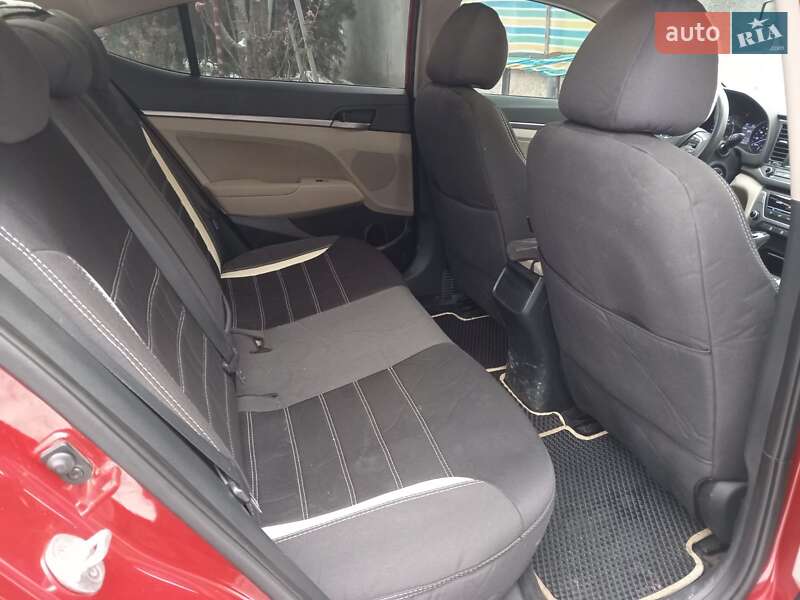 Hyundai Elantra 2016