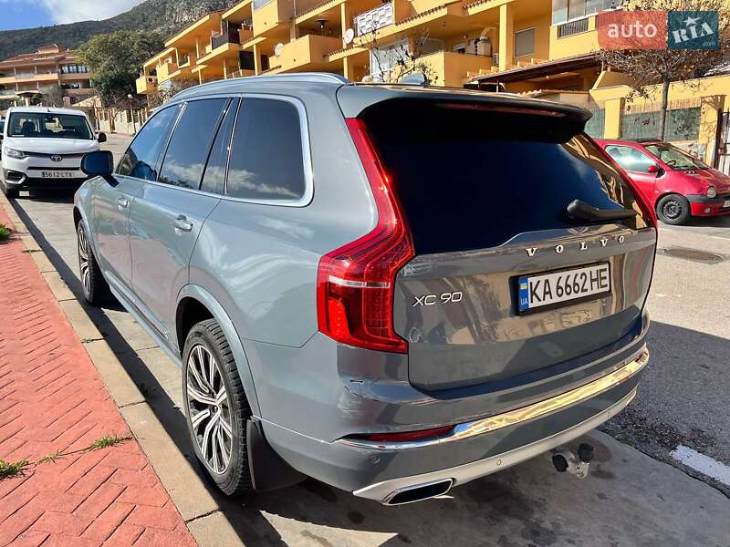 Volvo XC90 2019