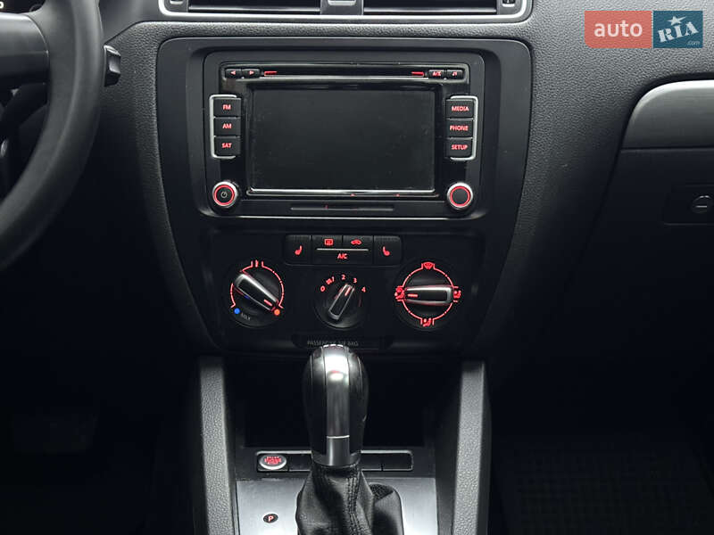 Volkswagen Jetta 2014