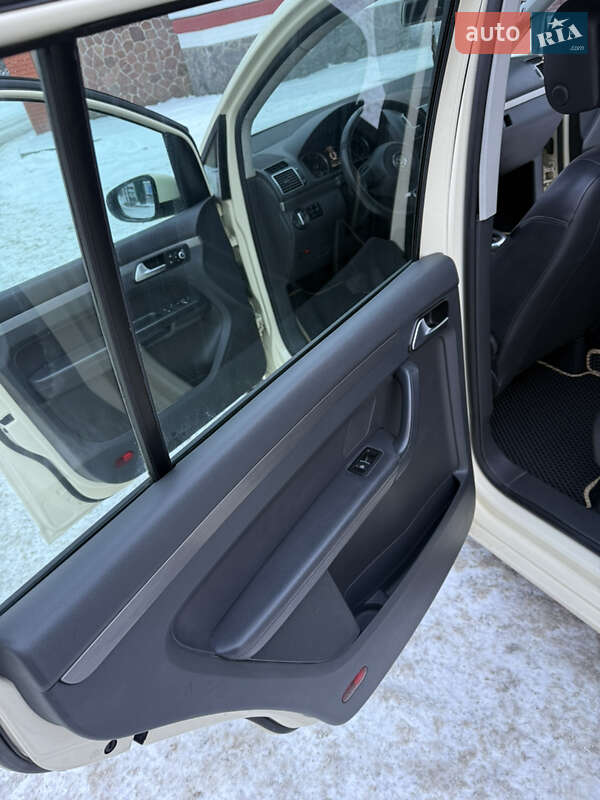 Volkswagen Touran 2014