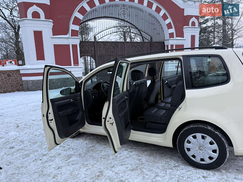 Volkswagen Touran 2014