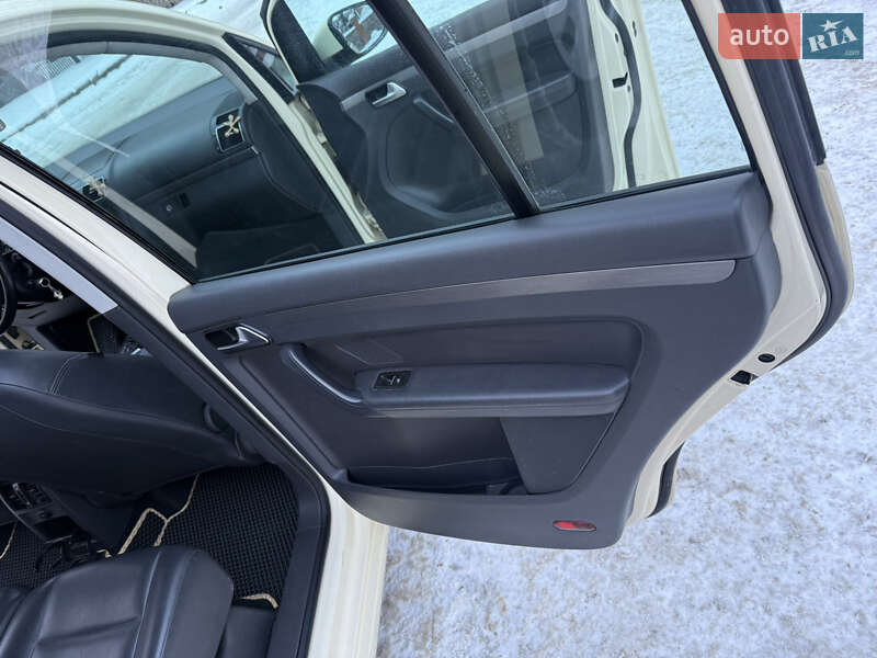 Volkswagen Touran 2014