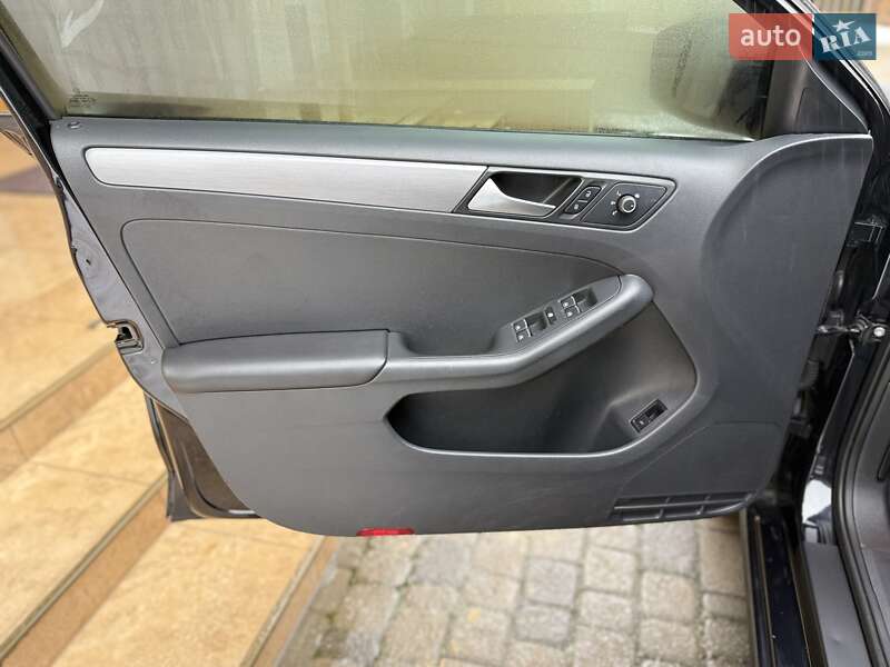 Volkswagen Jetta 2014