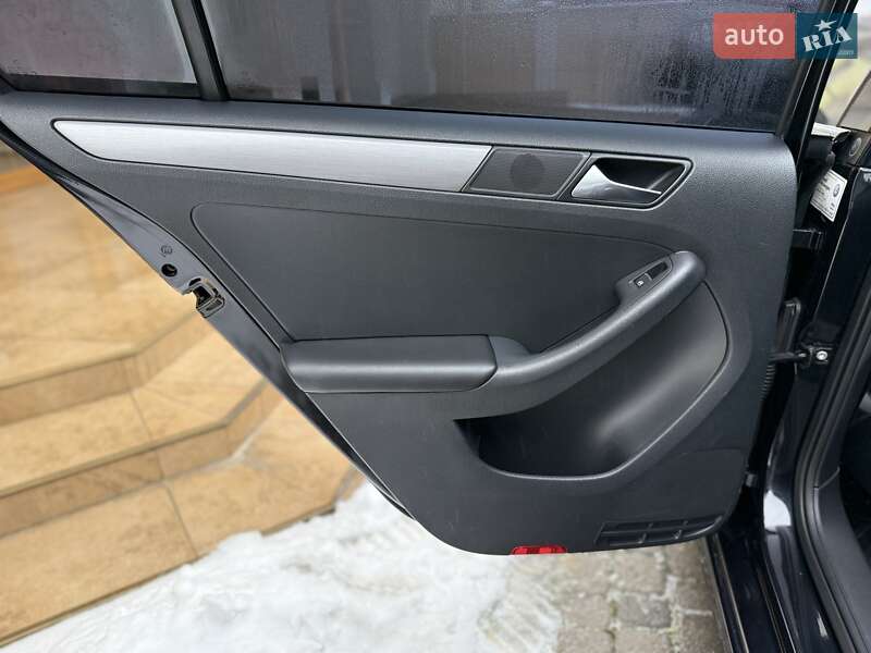 Volkswagen Jetta 2014