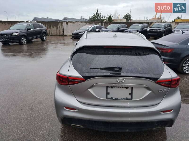 Infiniti QX30 2016