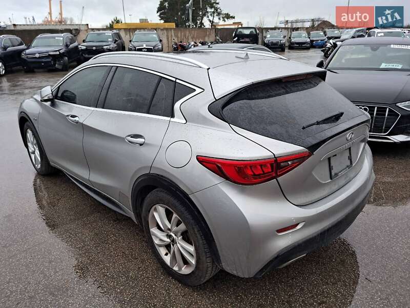Infiniti QX30 2016