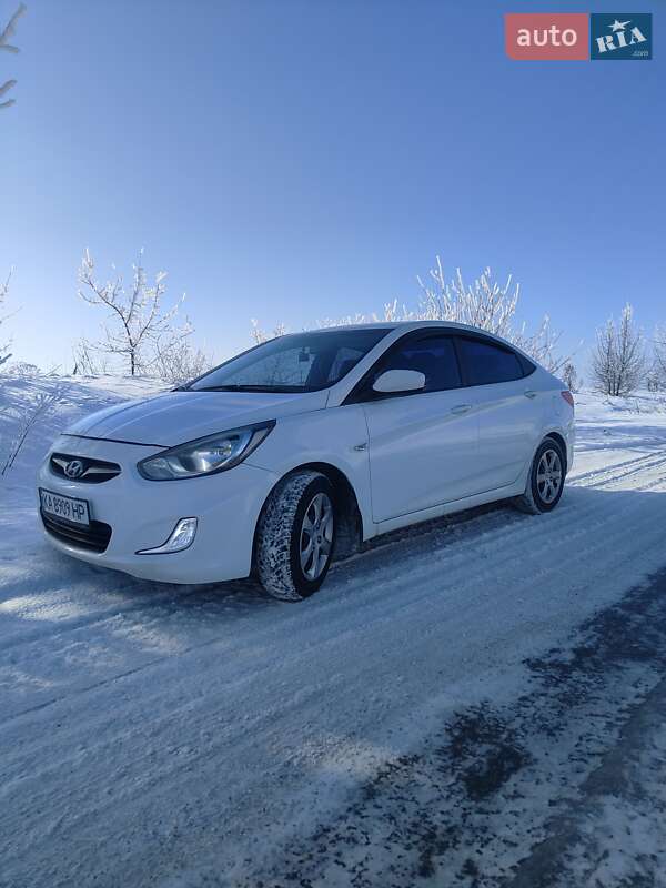 Hyundai Accent 2011