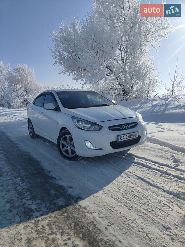Hyundai Accent 2011