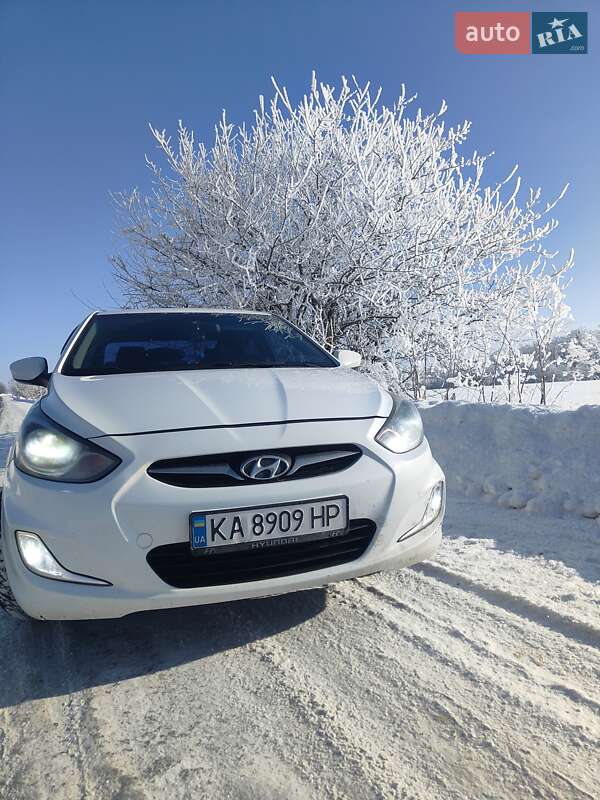 Hyundai Accent 2011