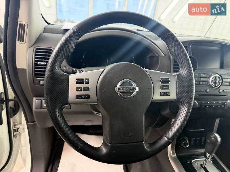 Nissan Pathfinder 2011