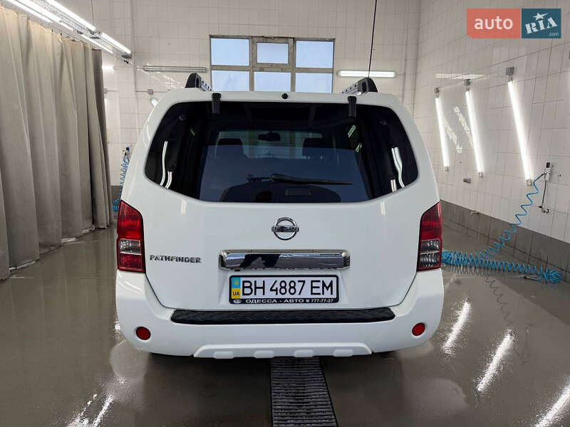 Nissan Pathfinder 2011