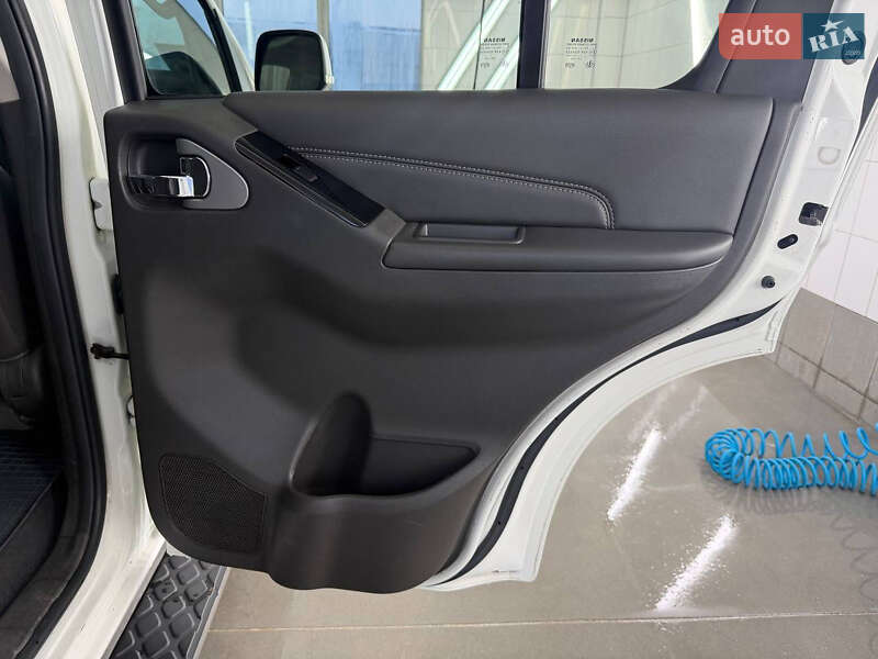 Nissan Pathfinder 2011