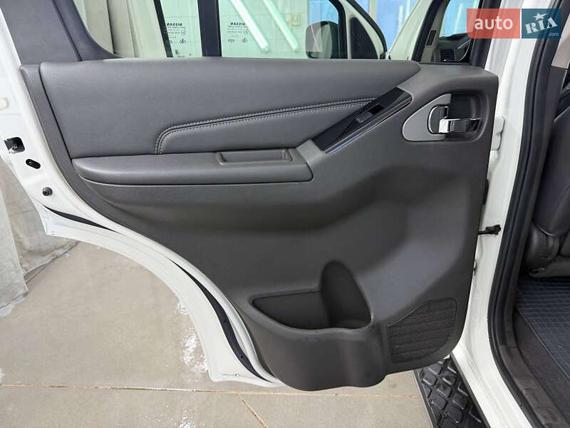 Nissan Pathfinder 2011