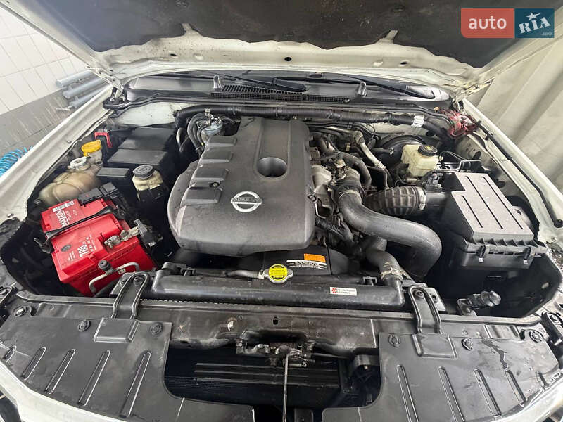 Nissan Pathfinder 2011