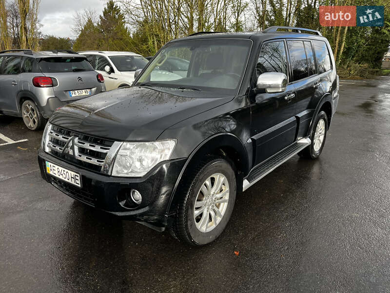 Mitsubishi Pajero Wagon 2013
