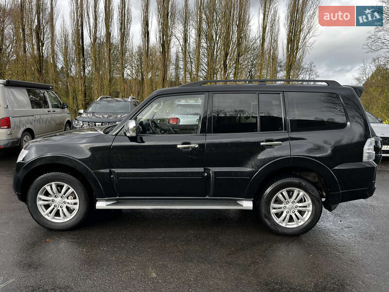 Mitsubishi Pajero Wagon 2013