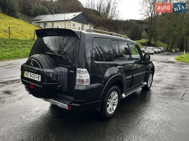 Mitsubishi Pajero Wagon 2013