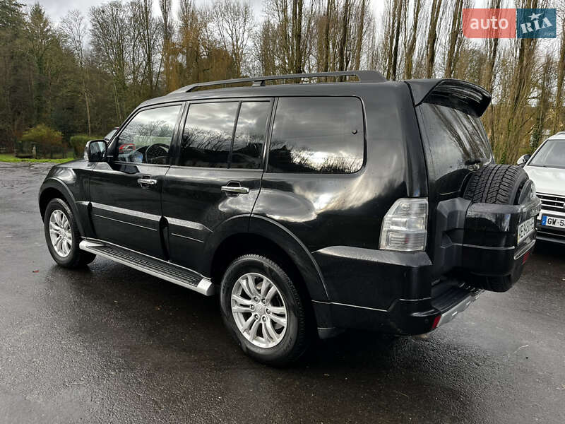 Mitsubishi Pajero Wagon 2013