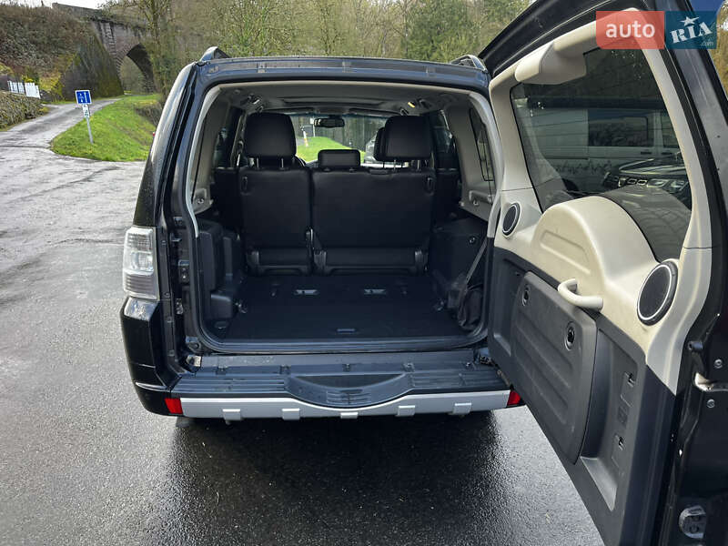 Mitsubishi Pajero Wagon 2013