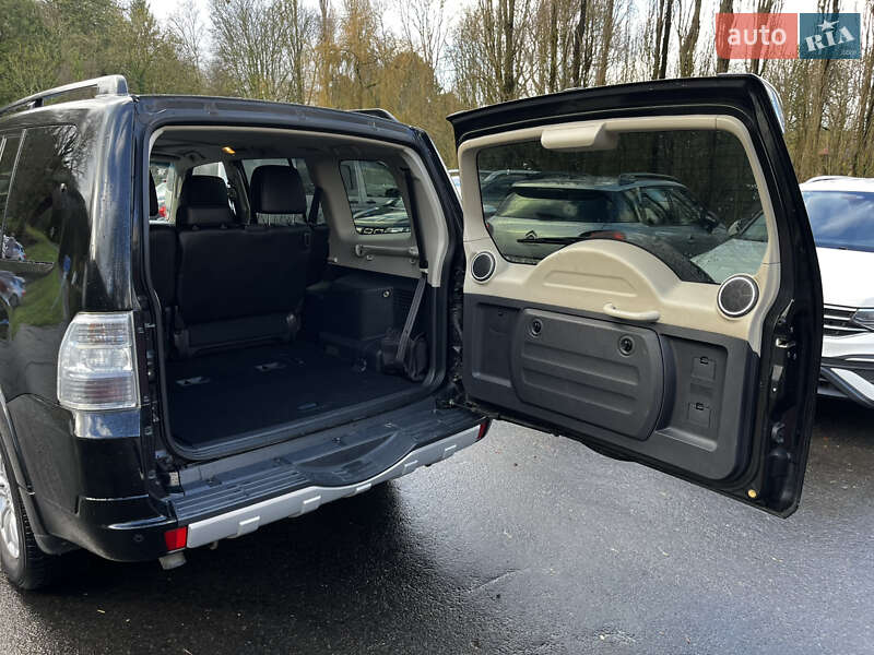 Mitsubishi Pajero Wagon 2013