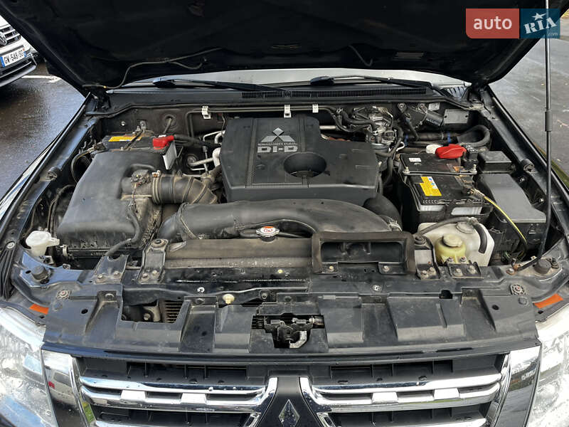 Mitsubishi Pajero Wagon 2013