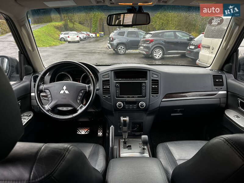 Mitsubishi Pajero Wagon 2013