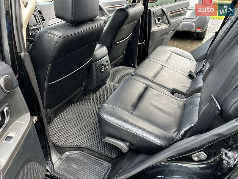 Mitsubishi Pajero Wagon 2013