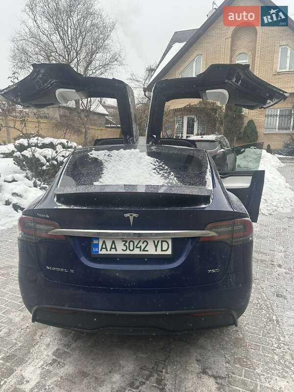 Tesla-0