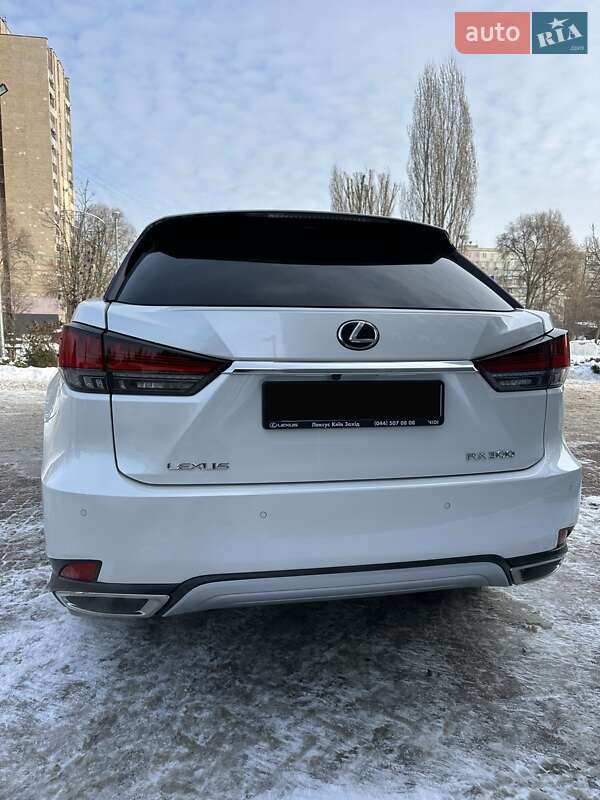 Lexus-20