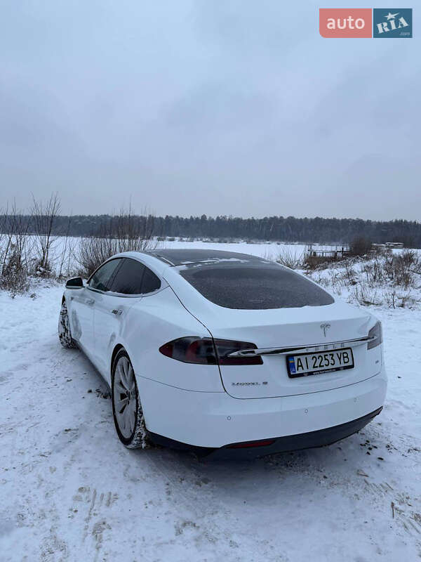 Tesla Model S 2014
