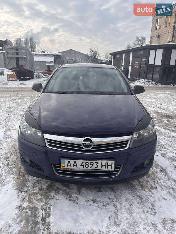Opel Astra 2012