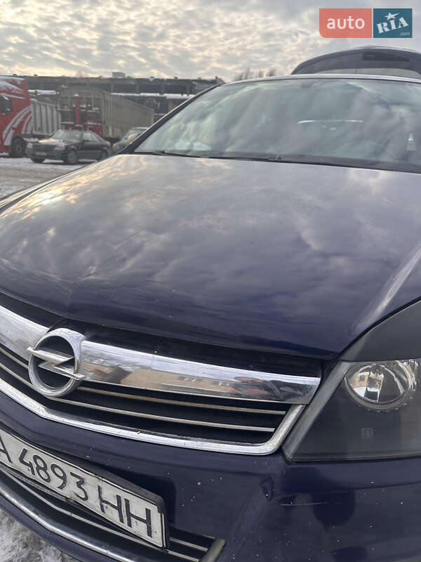 Opel Astra 2012