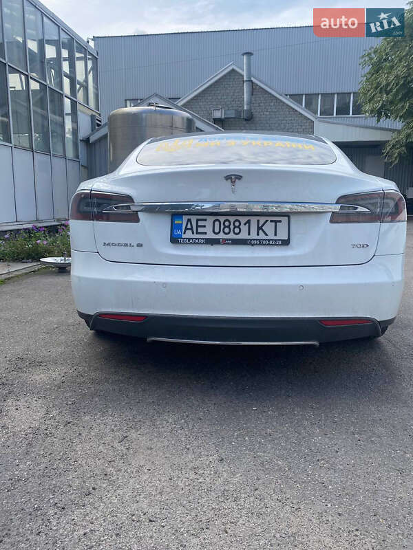 Tesla-33