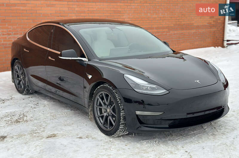 Tesla Model 3 2019