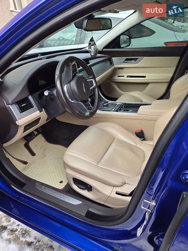 Jaguar XF 2017