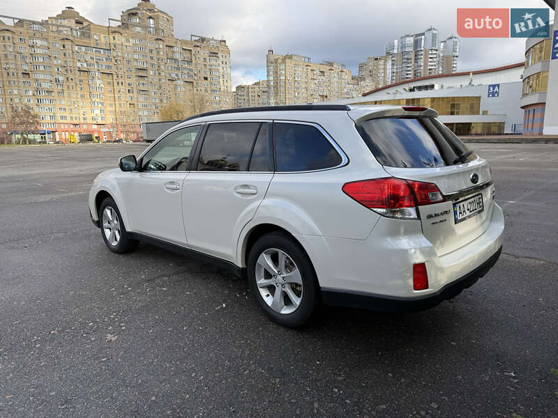 Subaru Outback 2013