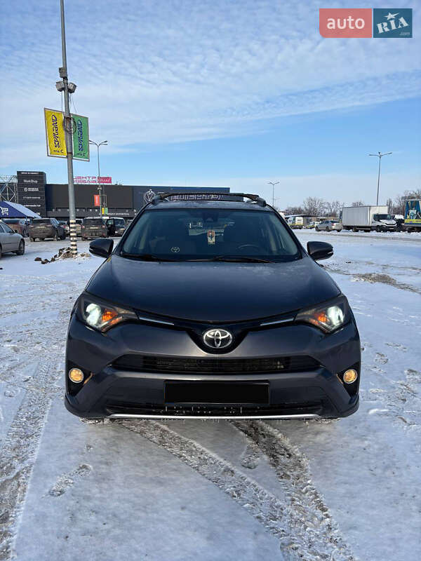 Toyota RAV4 2017